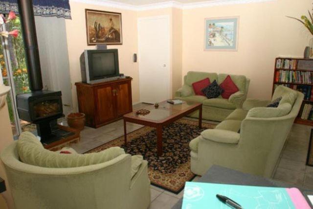 Hillside Country Retreat Bed & Breakfast Gold Coast Room photo
